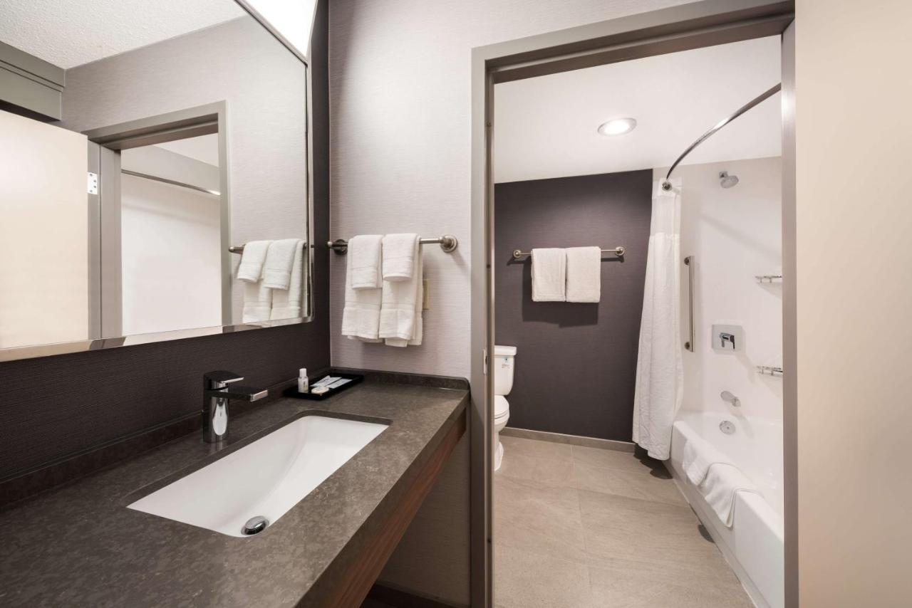 Hearing Accessible Guestroom King at Sonesta Select San Jose Airport
