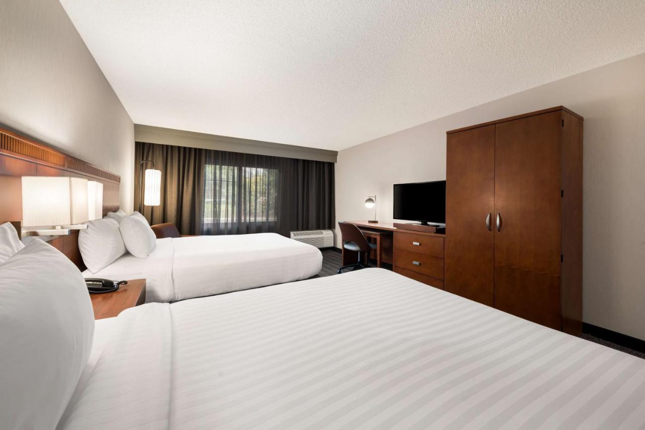 Hearing Accessible Guestroom Two Queens at Sonesta Select San Jose Airport