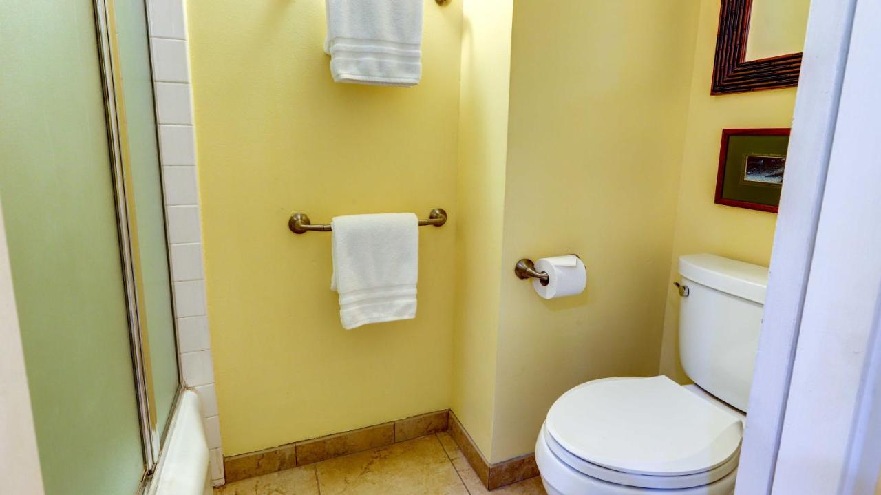| Papakea K303 2bed/2bath stunning ocean & pool views