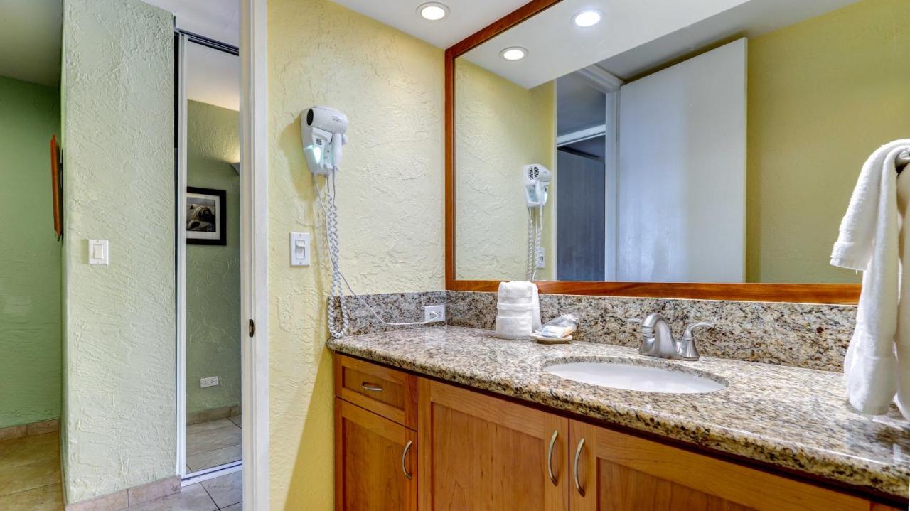 | Papakea K303 2bed/2bath stunning ocean & pool views