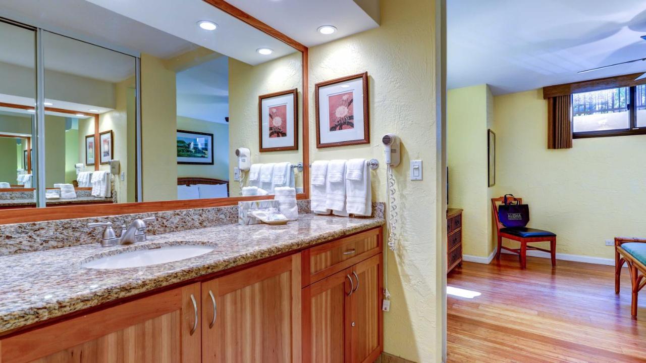 | Papakea K303 2bed/2bath stunning ocean & pool views