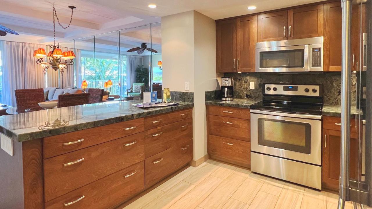  | Maui Westside Presents: Whaler 420 - Best location in Kaanapali beach