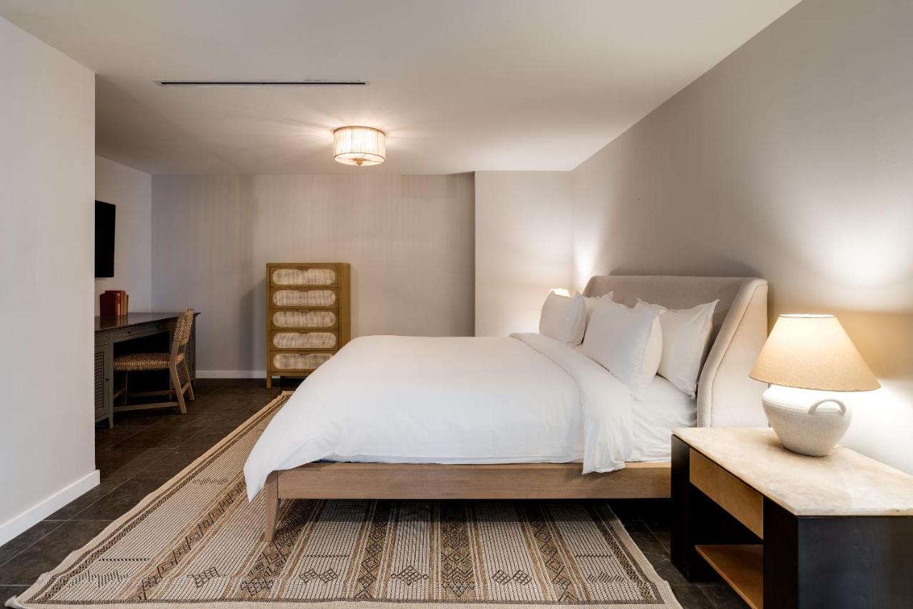 Three Bedroom Penthouse Suite with RoofTop Terrace at Boulan South Beach