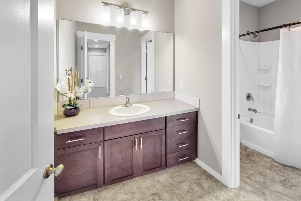 | Quiet family sized home