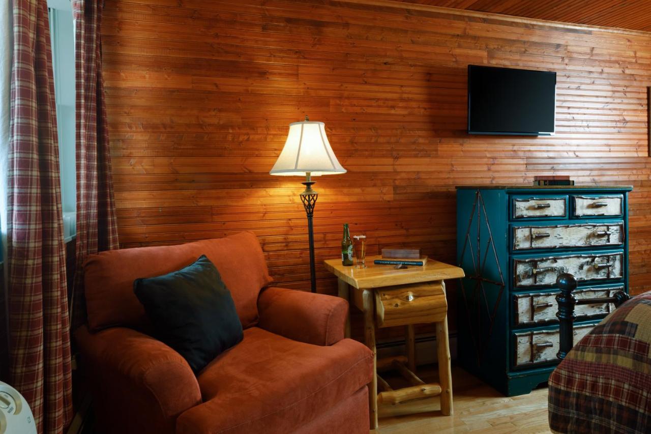 | Friends Lake Inn