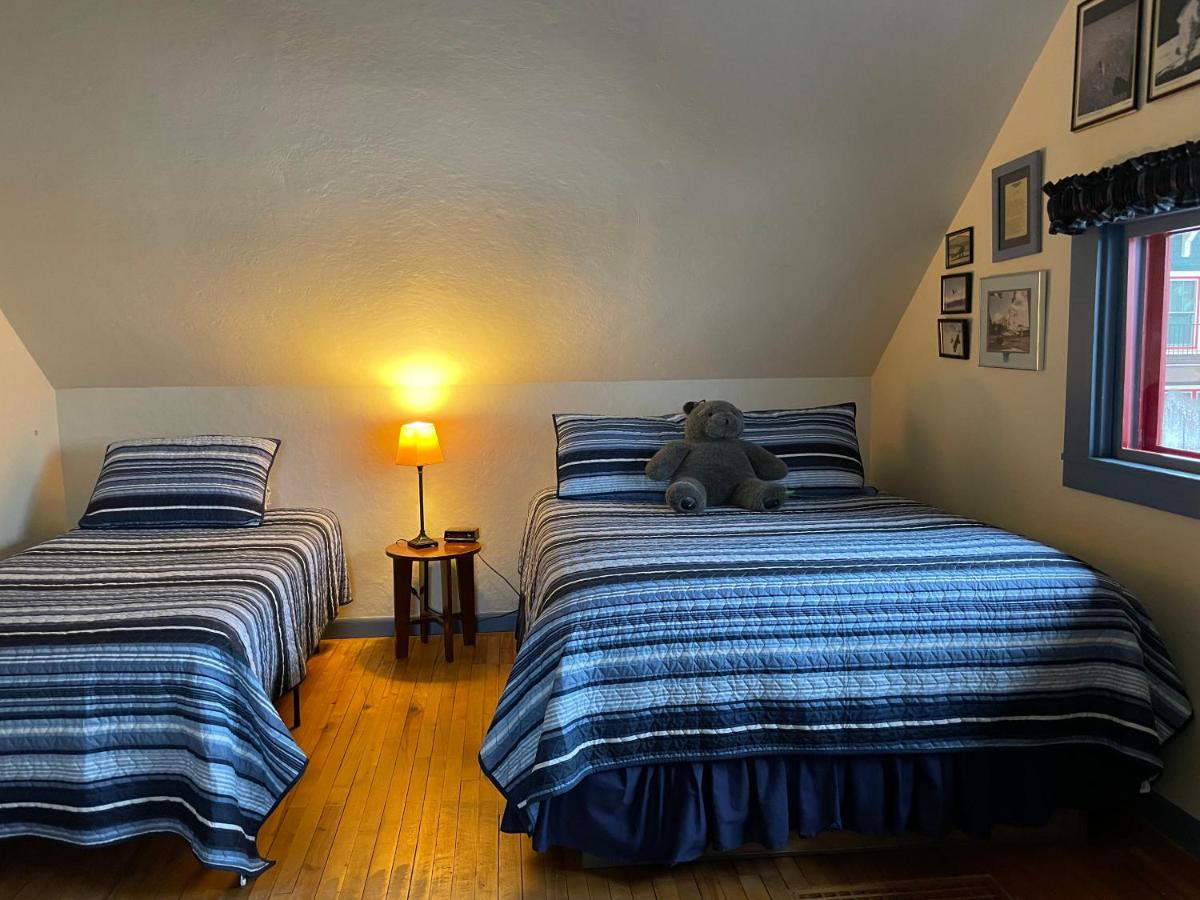 | Sleep's Cabins