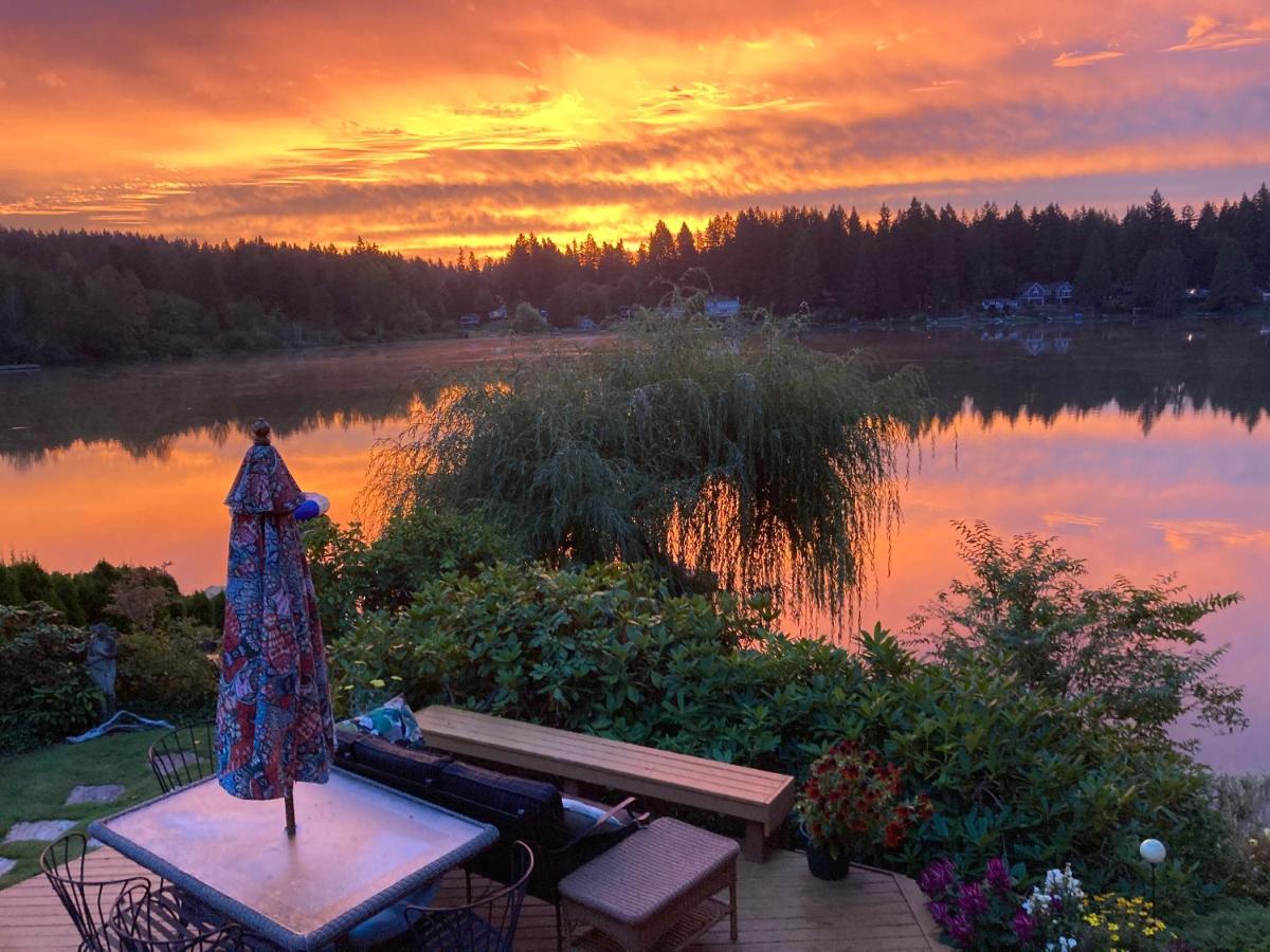 | Cottage Lake Bed and Breakfast