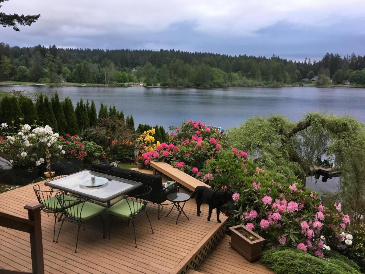 | Cottage Lake Bed and Breakfast