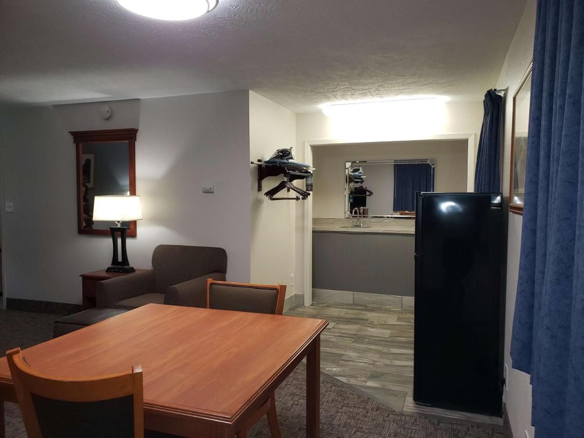 Large King Room - Non-Smoking at SureStay Plus Hotel by Best Western Grand Island
