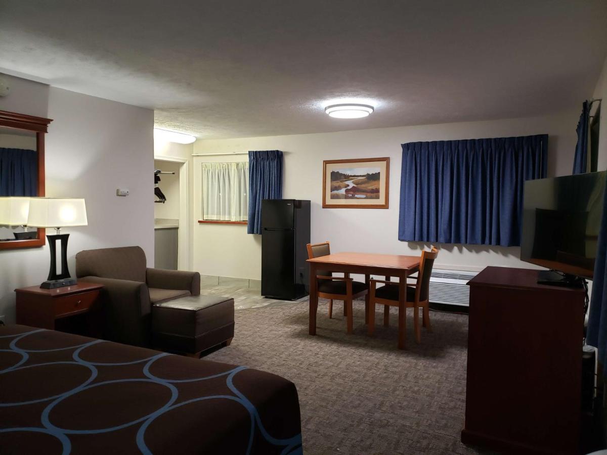Large King Room - Non-Smoking at SureStay Plus Hotel by Best Western Grand Island