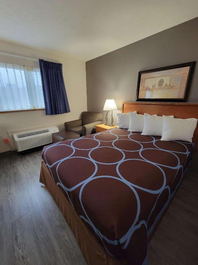 Queen Room - Non-Smoking at SureStay Plus Hotel by Best Western Grand Island