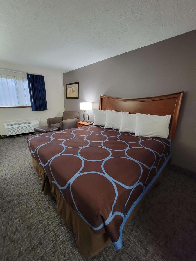 King Room - Non-Smoking at SureStay Plus Hotel by Best Western Grand Island