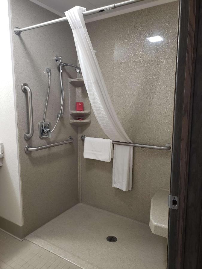 Queen Room with Roll-In Shower - Disability Access at SureStay Plus Hotel by Best Western Grand Island