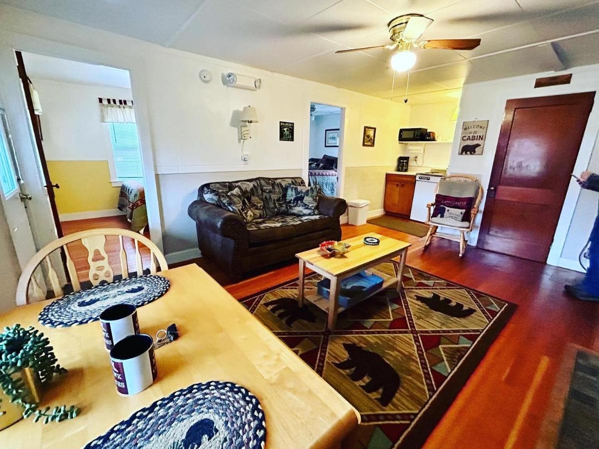 | Mohawk Cottages