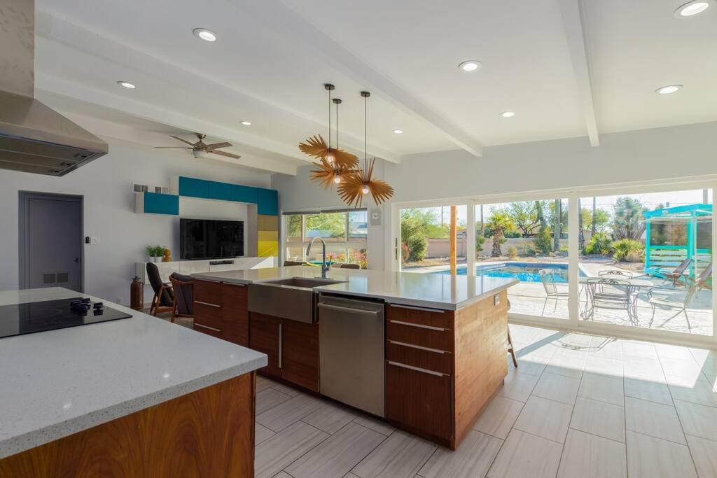 | Mid-Century Modern GEM