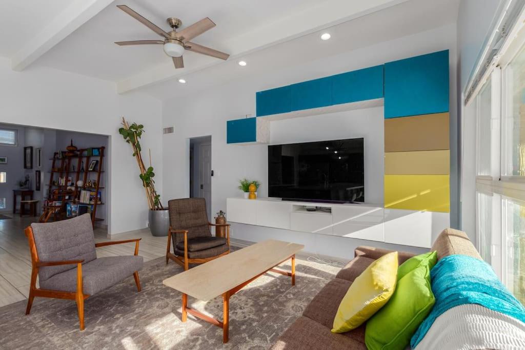  | Mid-Century Modern GEM