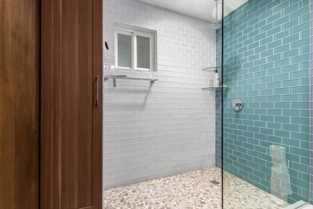 | Mid-Century Modern GEM