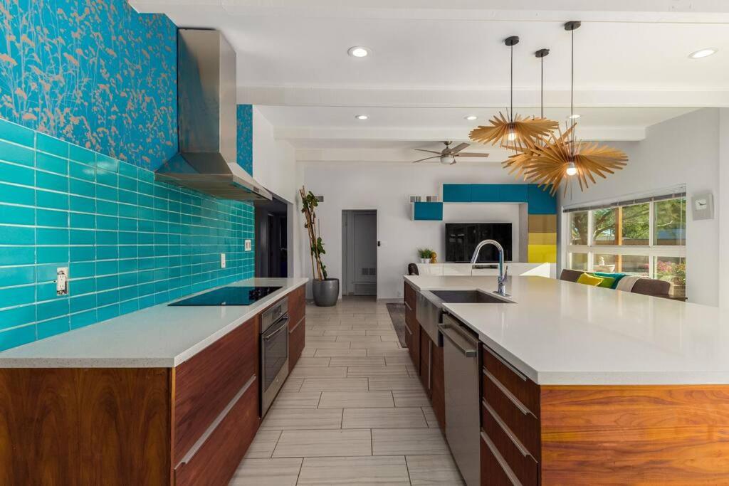 | Mid-Century Modern GEM
