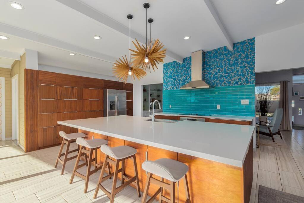 | Mid-Century Modern GEM