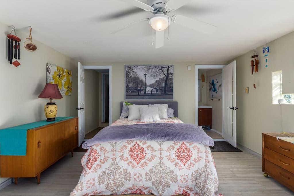 | Mid-Century Modern GEM