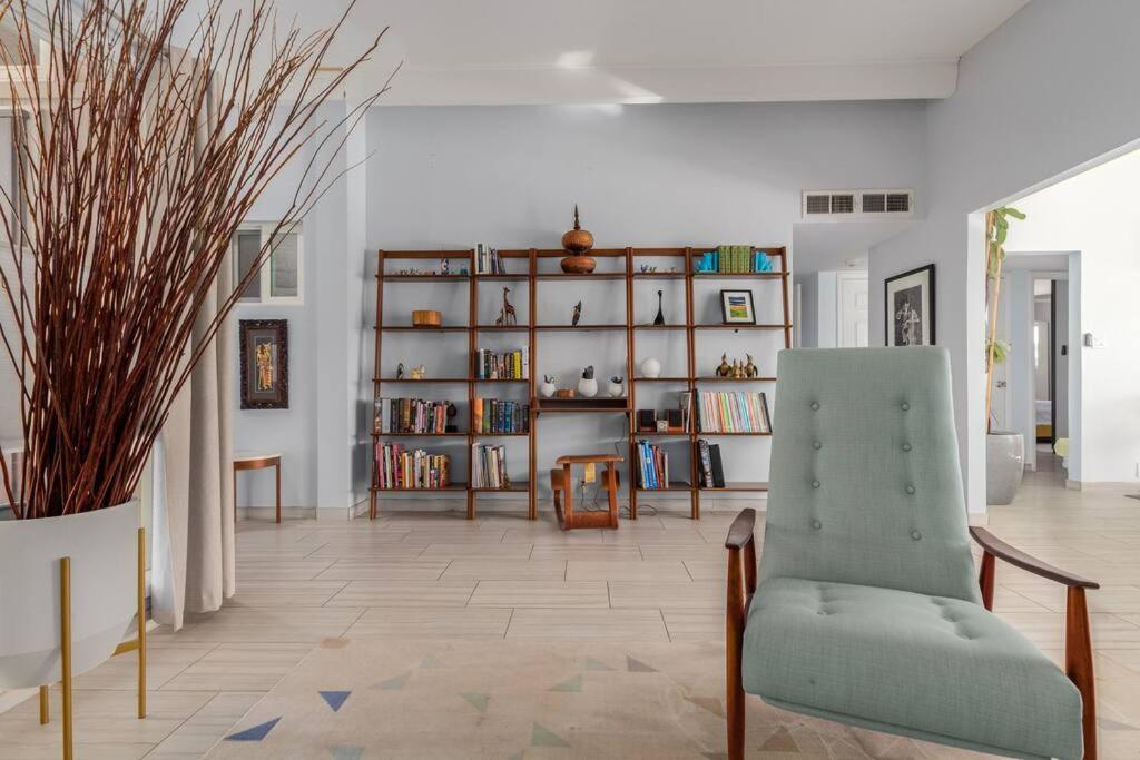 | Mid-Century Modern GEM