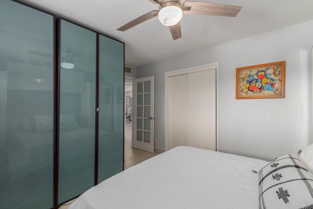 | Mid-Century Modern GEM