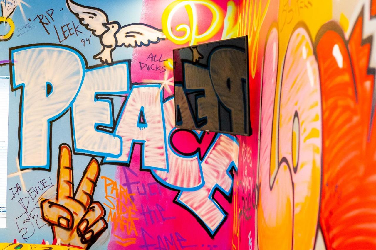 | Art Deco Graffiti Suite