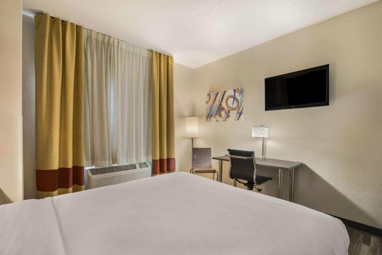 King Room - Non Smoking at MainStay Suites Joliet I-80