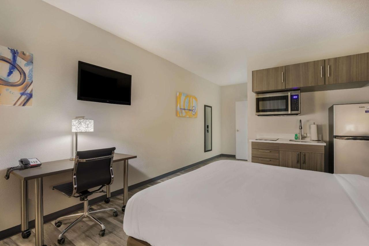 King Room - Non Smoking at MainStay Suites Joliet I-80