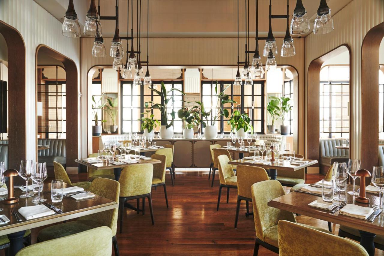 | Four Seasons Hotel Miami