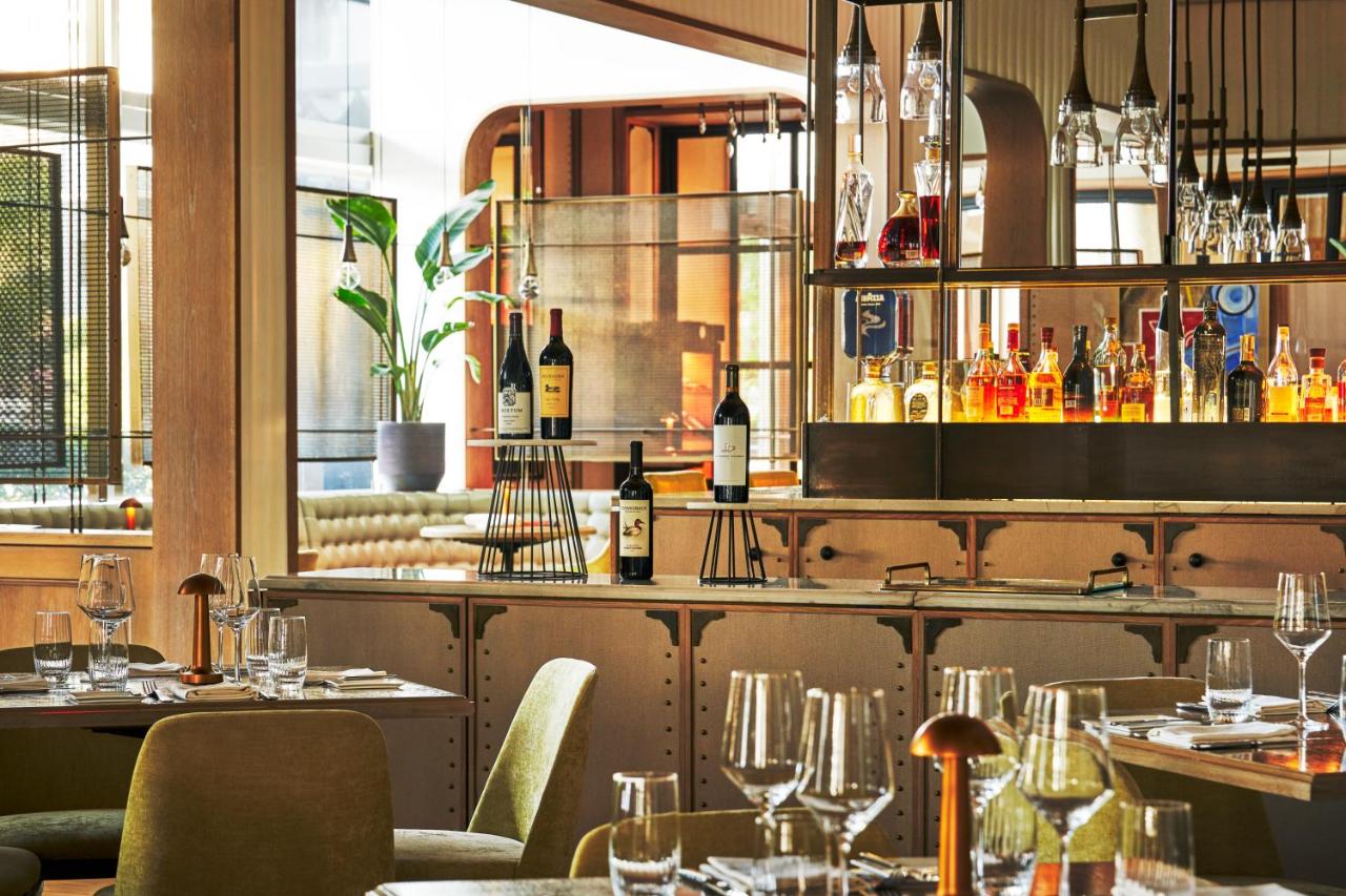 | Four Seasons Hotel Miami