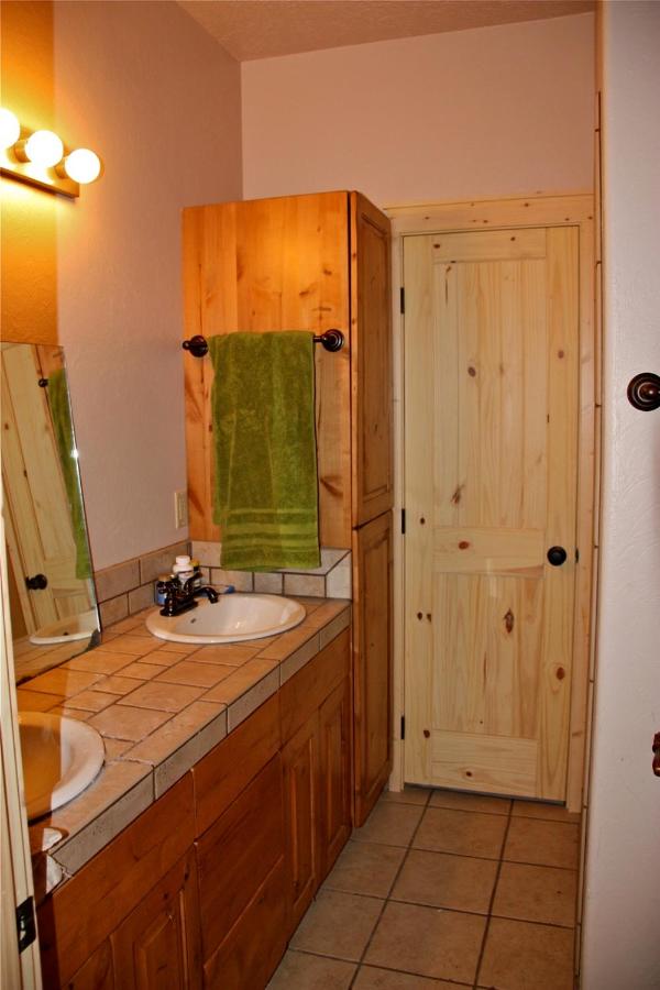 | Teton Hostel HideAway