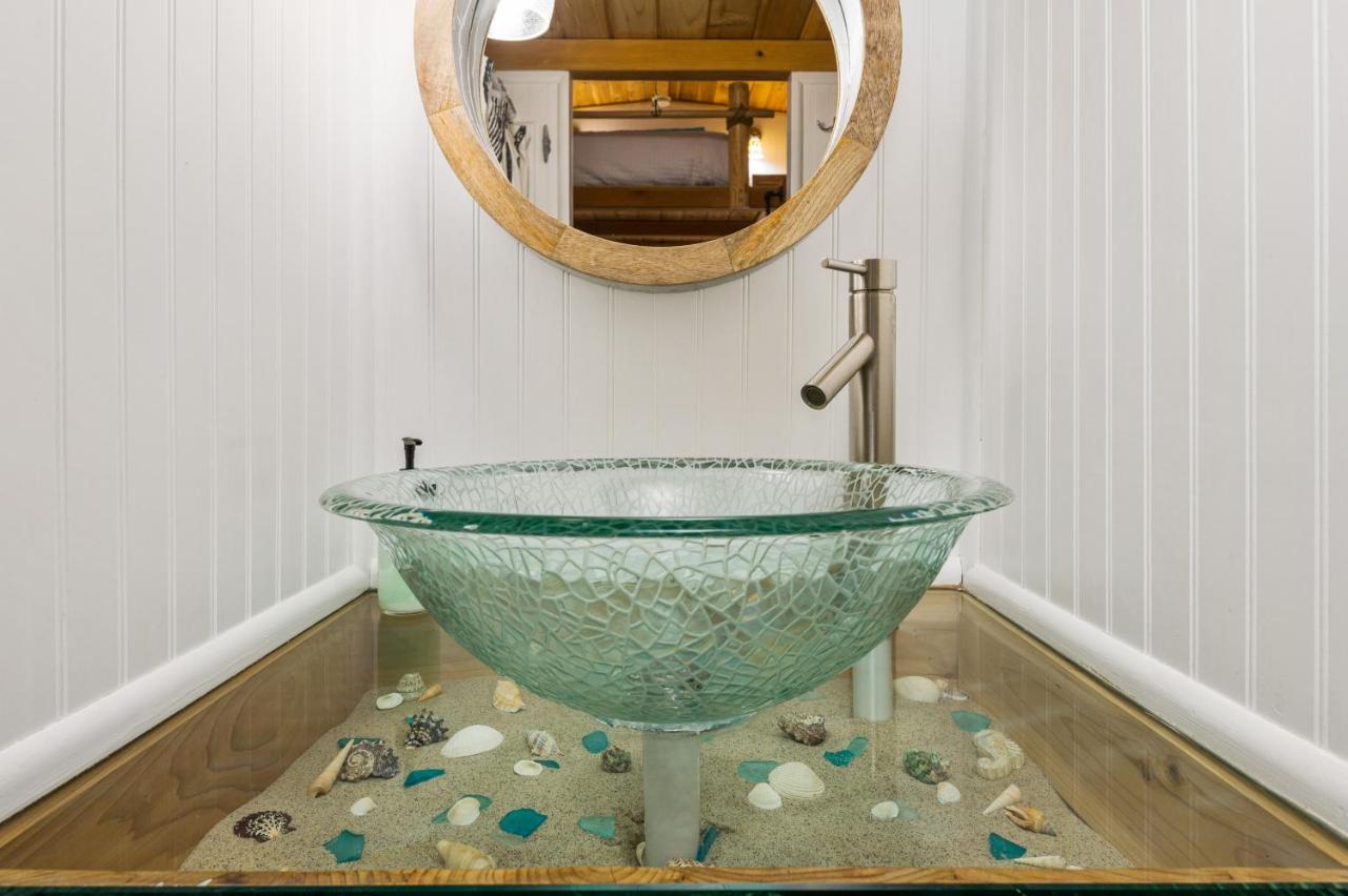 Deluxe Queen Studio at Tiny Digs - Hotel of Tiny Houses