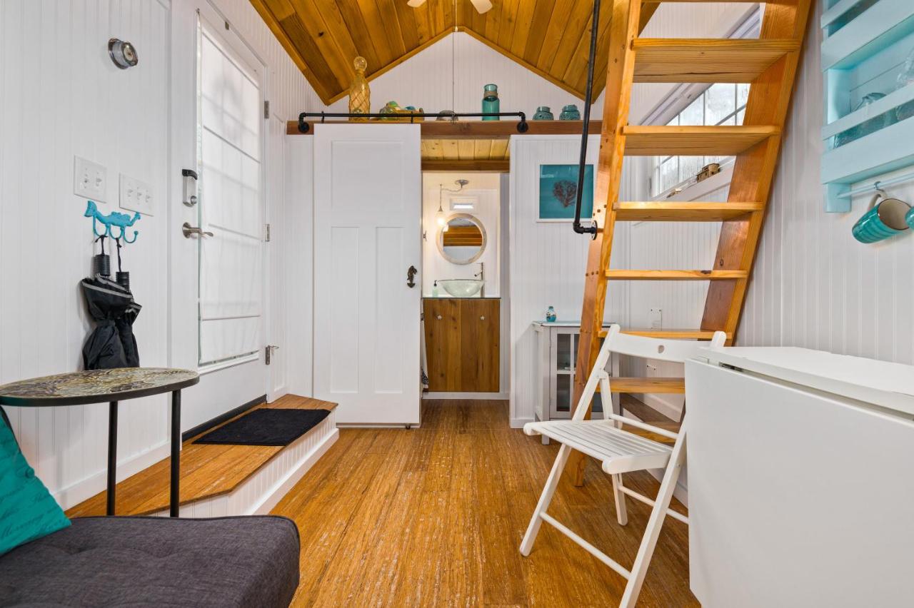 Deluxe Queen Studio at Tiny Digs - Hotel of Tiny Houses