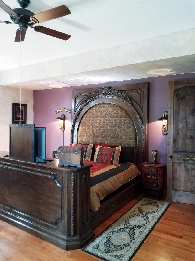 | Tuscan manor