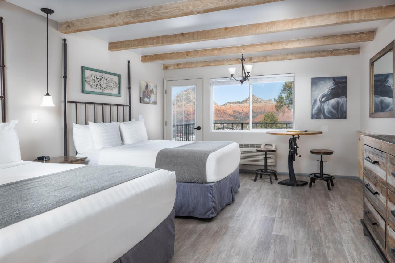 | Sky Ranch Lodge