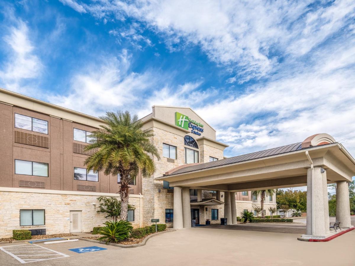 | Holiday Inn Express Hotel & Suites Beaumont Northwest, an IHG Hotel