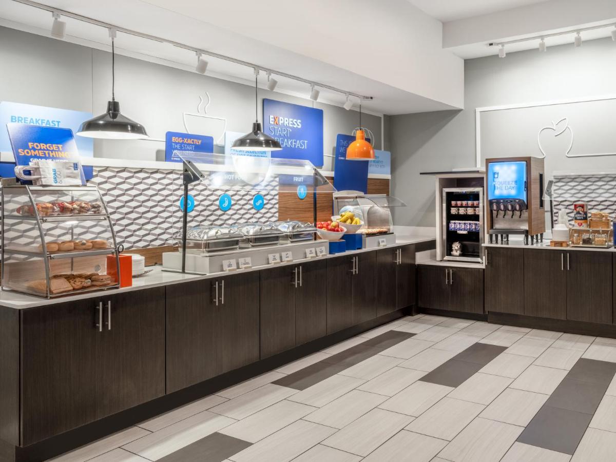 | Holiday Inn Express Hotel & Suites Beaumont Northwest, an IHG Hotel
