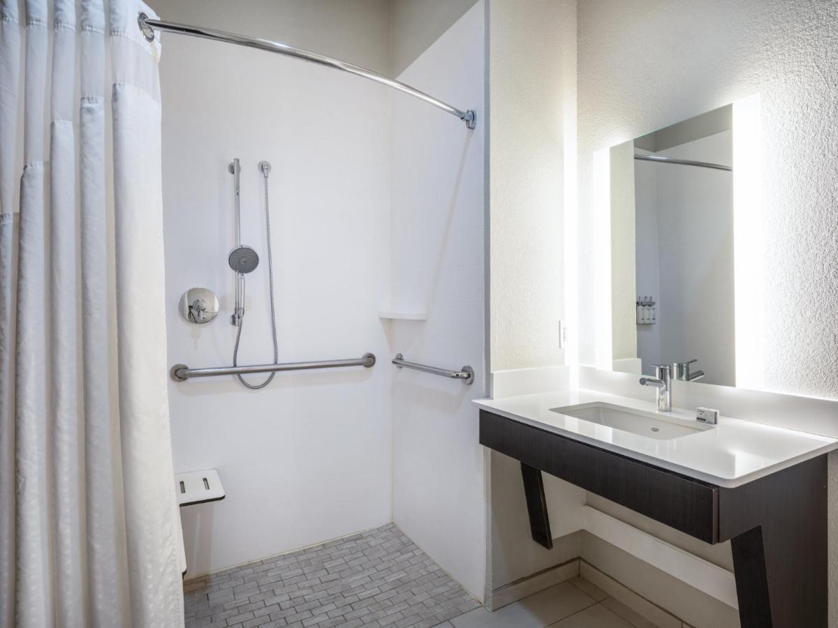 | Holiday Inn Express Hotel & Suites Beaumont Northwest, an IHG Hotel
