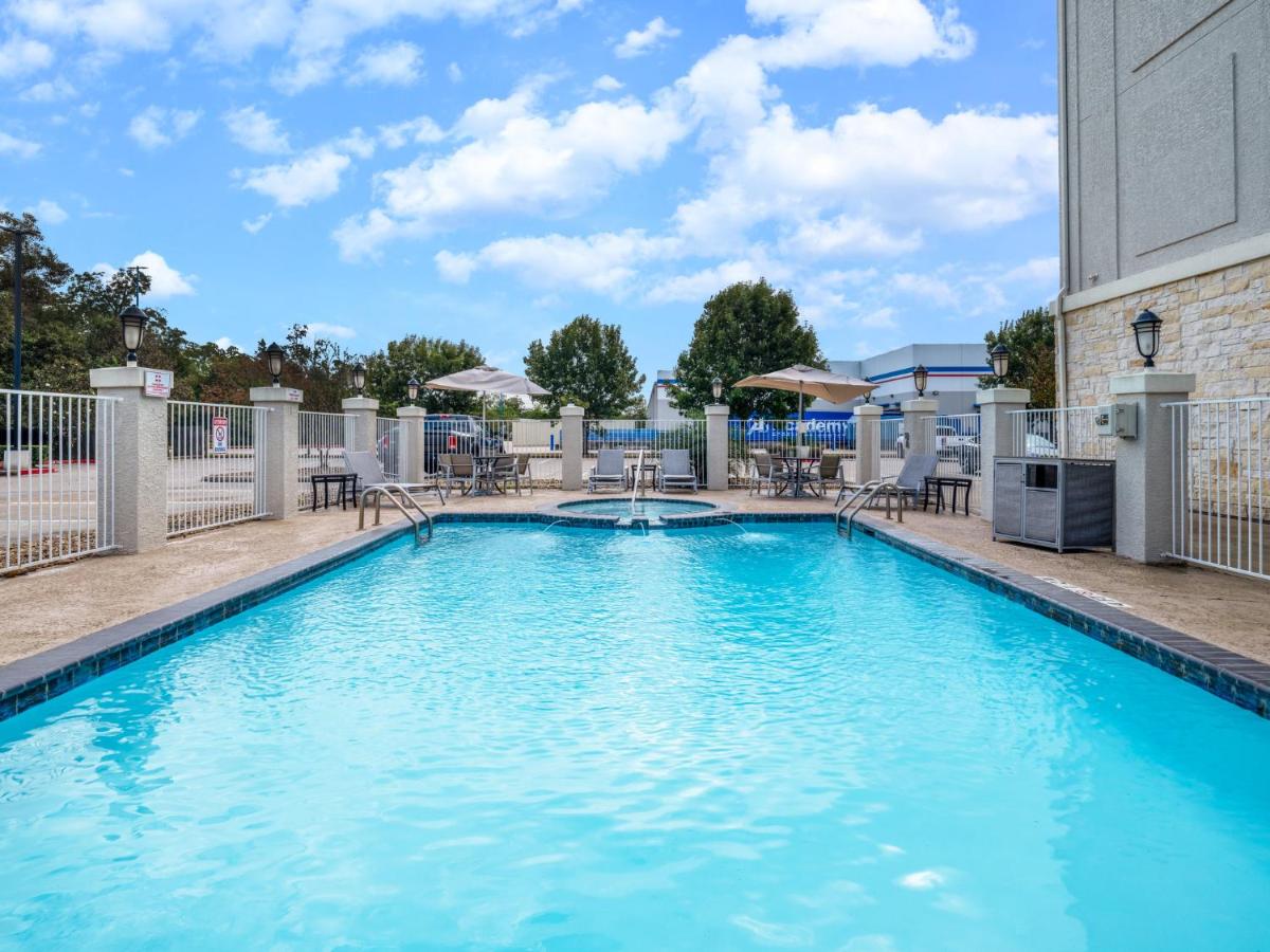 | Holiday Inn Express Hotel & Suites Beaumont Northwest, an IHG Hotel