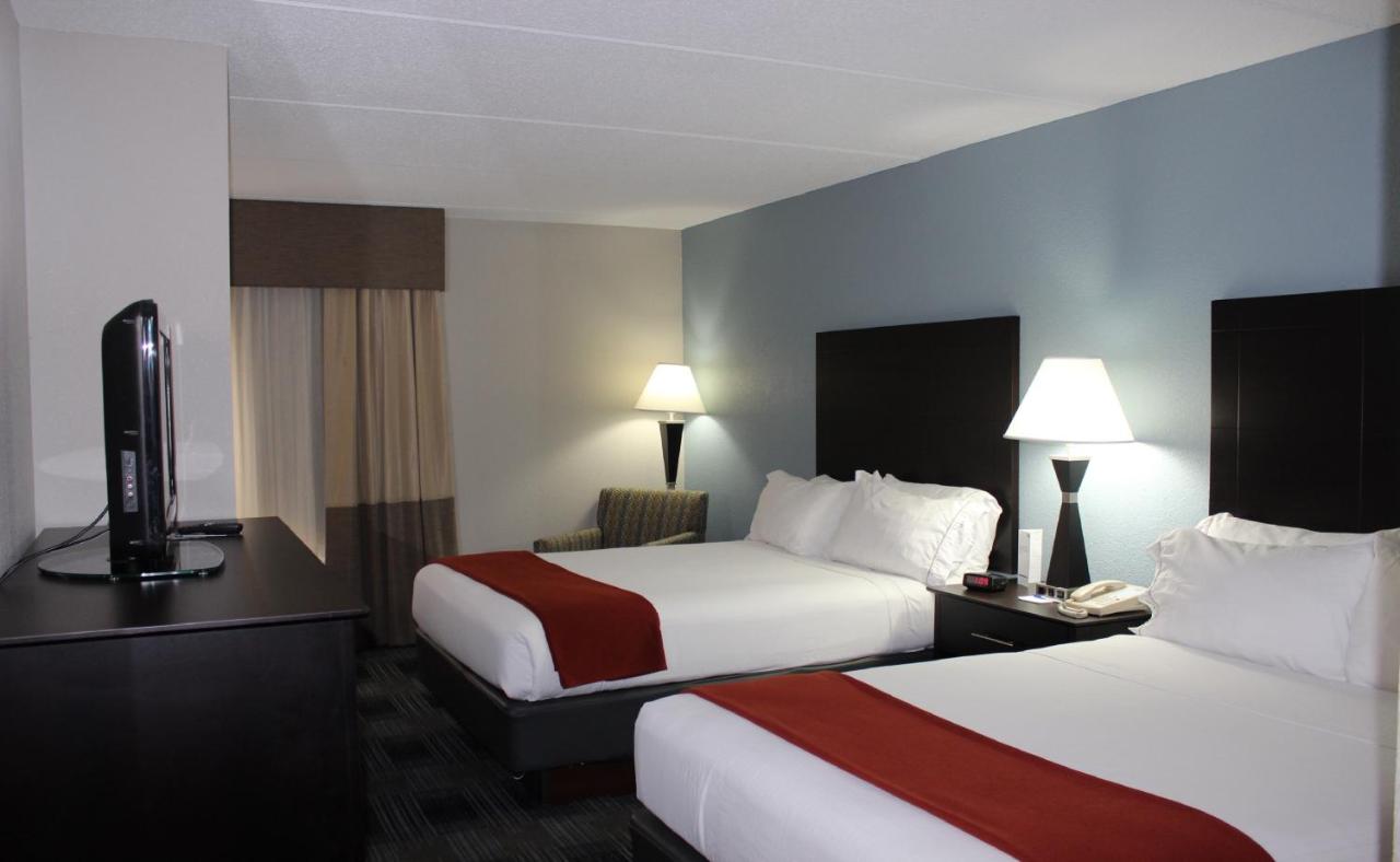 Standard Room at Holiday Inn Express Forsyth by IHG