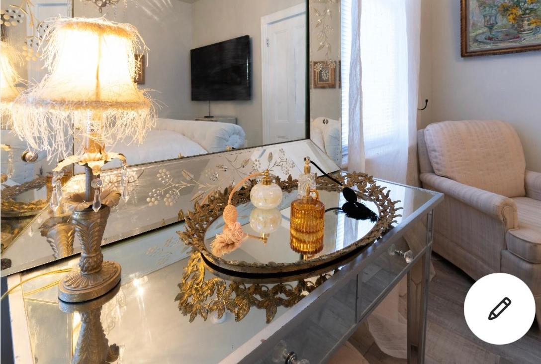  | Manhattan getaway shabby chic abode