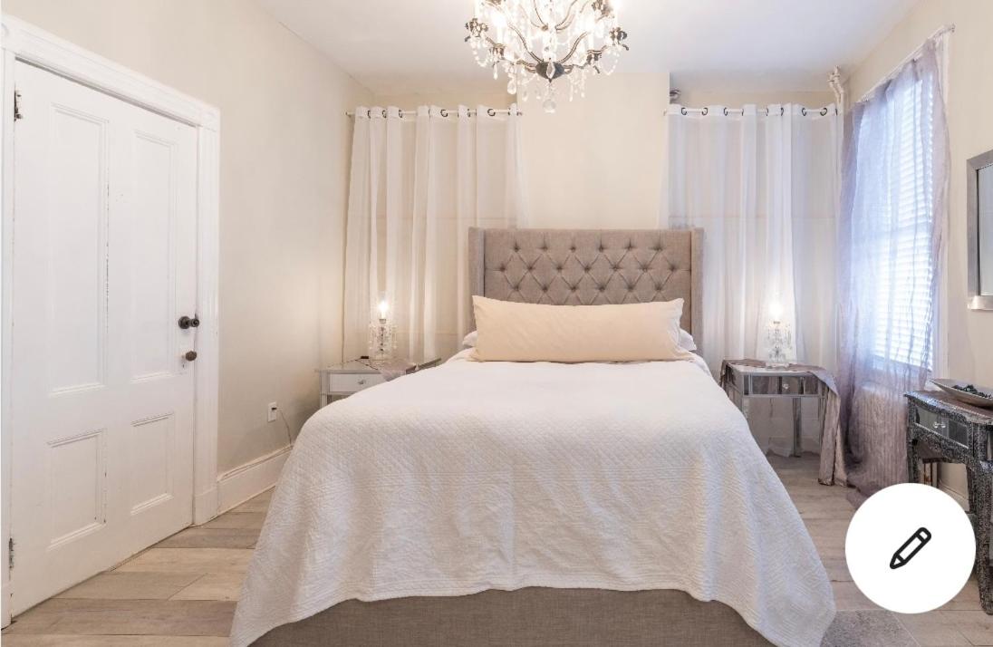  | Manhattan getaway shabby chic abode