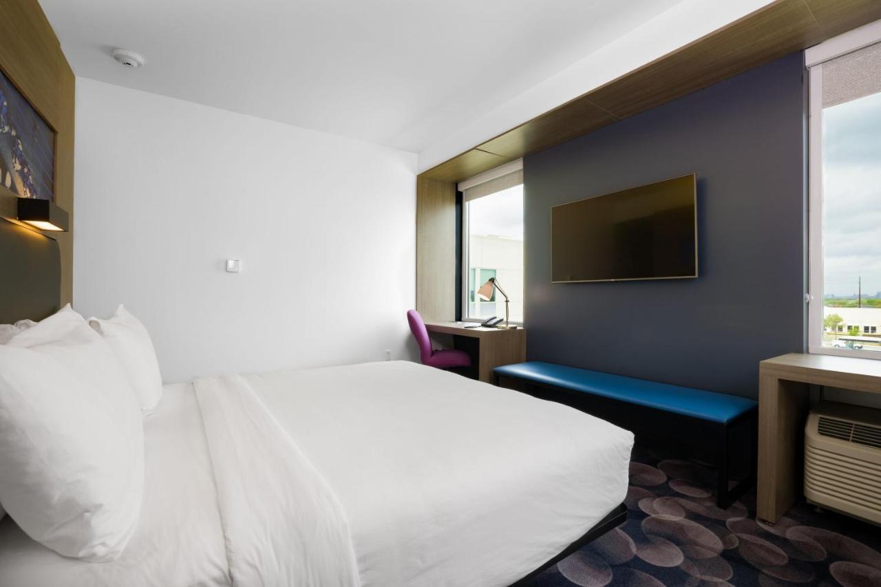 Aloft, Guest room, 1 King at Aloft by Marriott Austin Airport