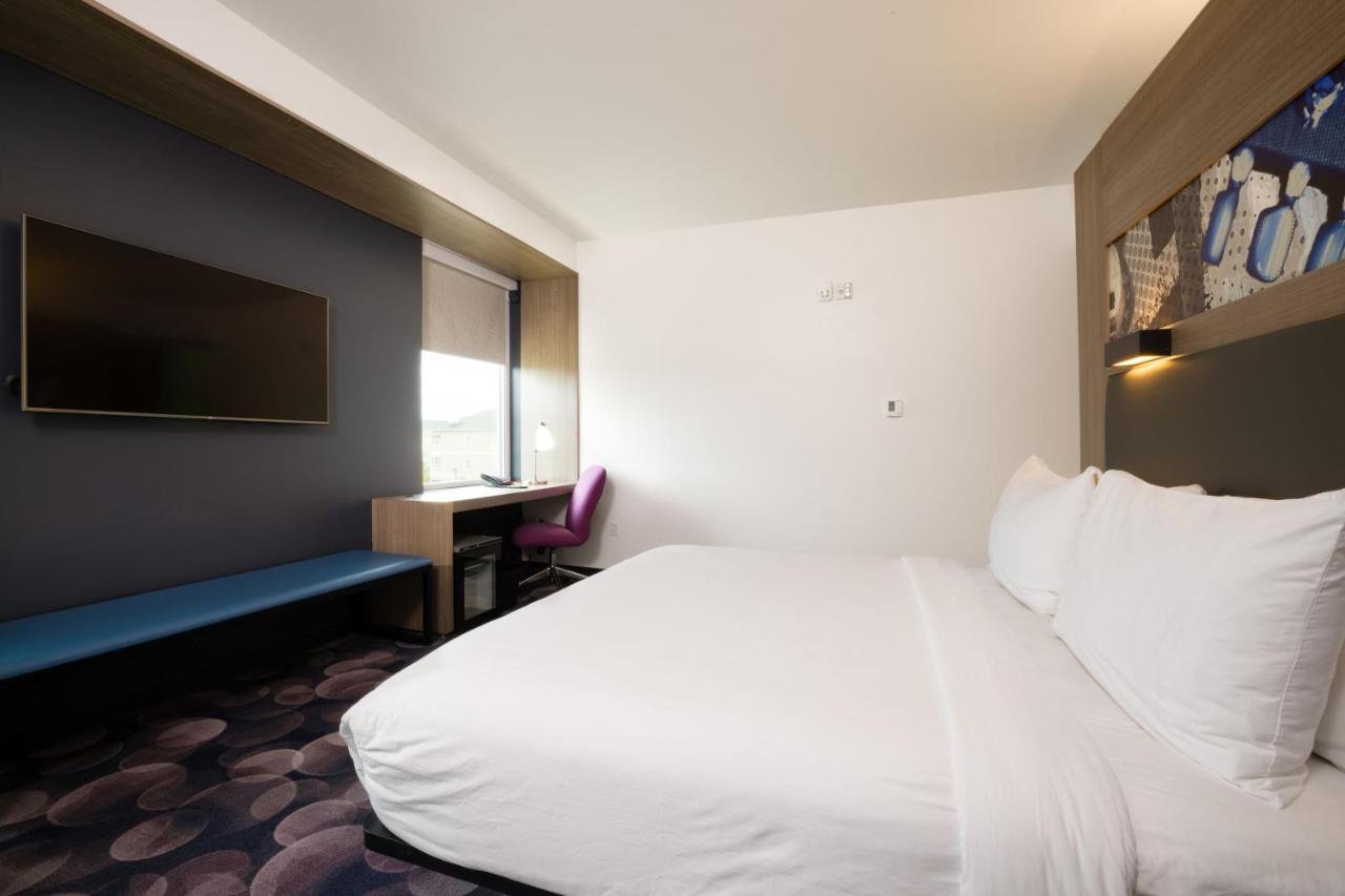 Aloft, Guest room, 1 King at Aloft by Marriott Austin Airport