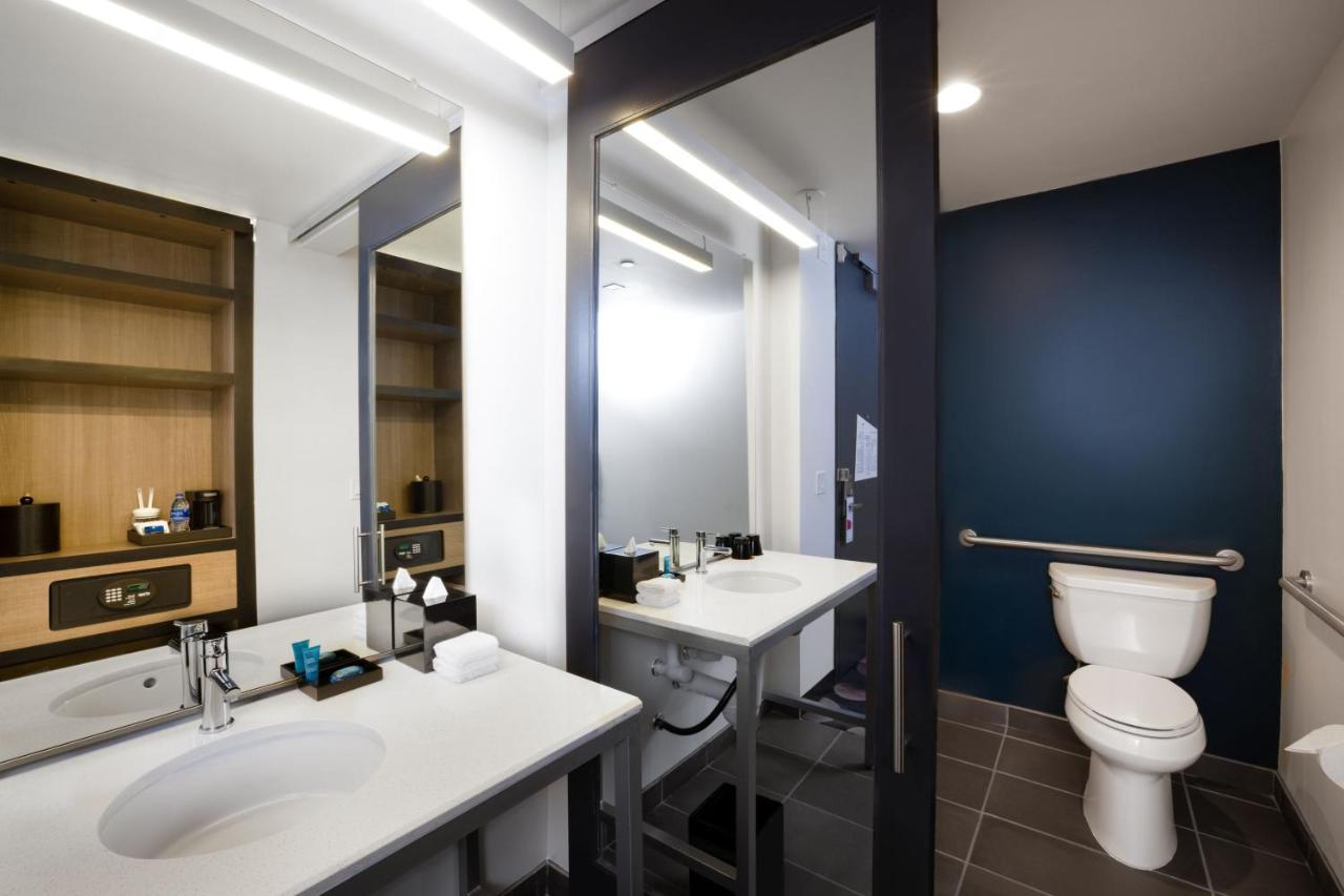 Aloft, Guest room, 2 Queen at Aloft by Marriott Austin Airport