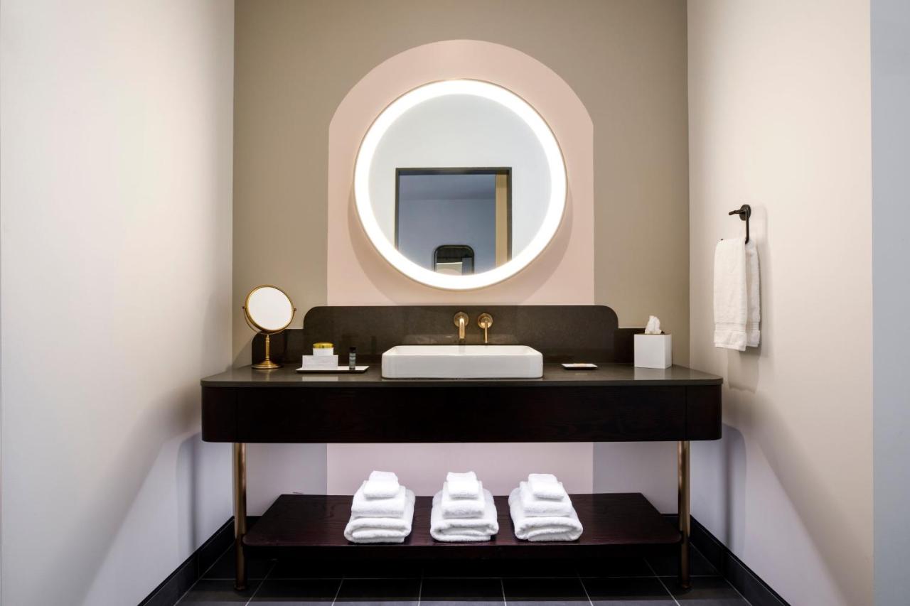 Deluxe King Room with City View at Hotel Indy, Indianapolis, a Tribute Portfolio Hotel