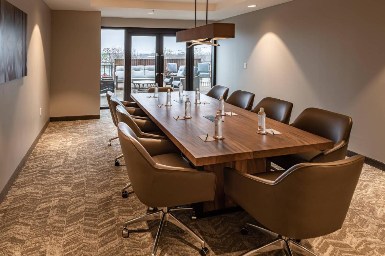 Conference room Suite, 1 King, Sofa bed, City view, Balcony at SpringHill Suites by Marriott Fort Worth Historic Stockyards