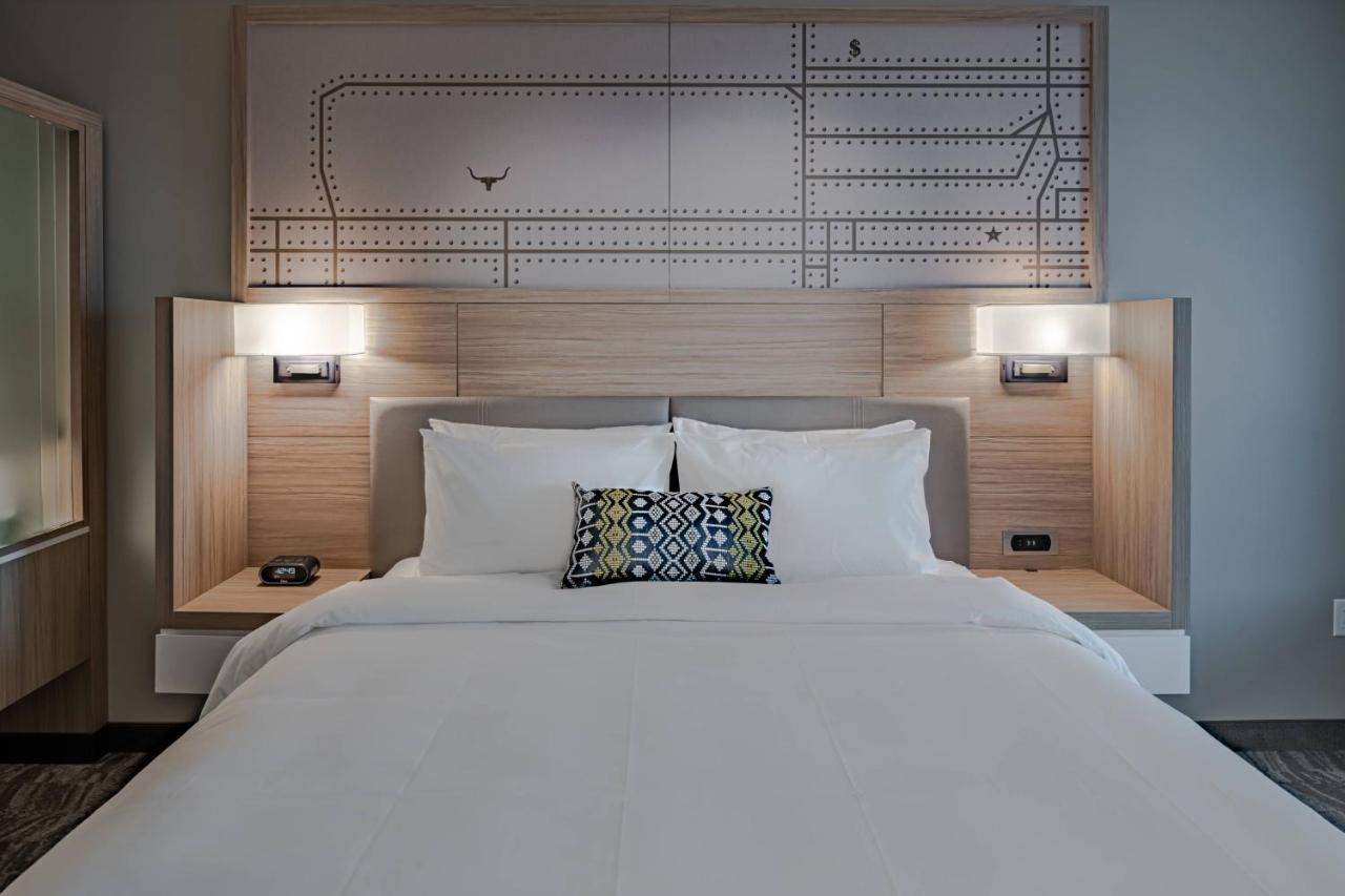 Larger Suite, 1 King, Sofa bed at SpringHill Suites by Marriott Fort Worth Historic Stockyards