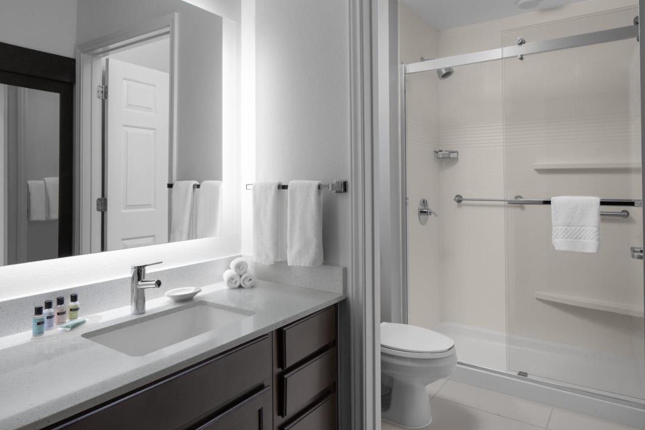 One-Bedroon Queen Suite with Sofa Bed at Residence Inn by Marriott Fort Worth Cultural District